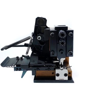 Mechanical miniapplicator with side entry for insulated and preinsulated terminals