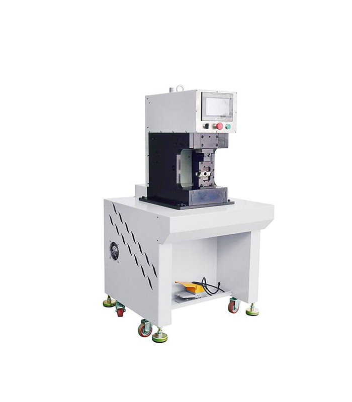 Electric machine for crimping bare cable lugs 2.5 - 300 mm² with servomotor