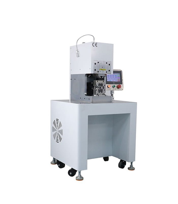 Electric machine for crimping bare cable lugs 1 - 70 mm² with servomotor