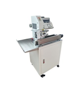 Machine de pliage et d'étiquetage automatique